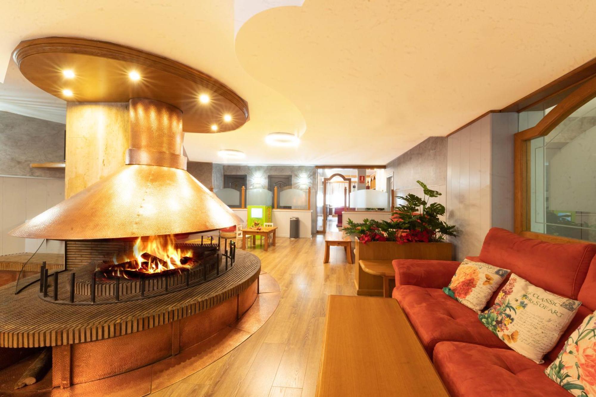 Hotel Guillem & Spa 엔캄 외부 사진
